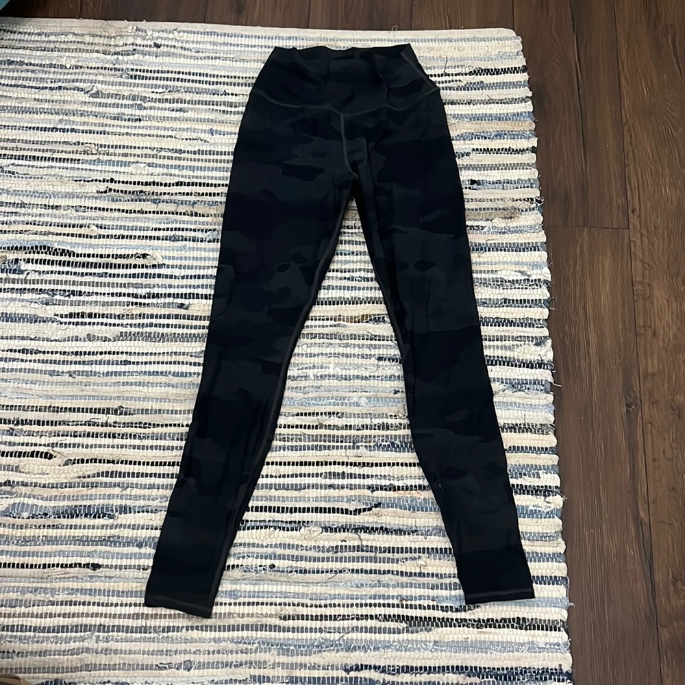 Alo Camo Leggings